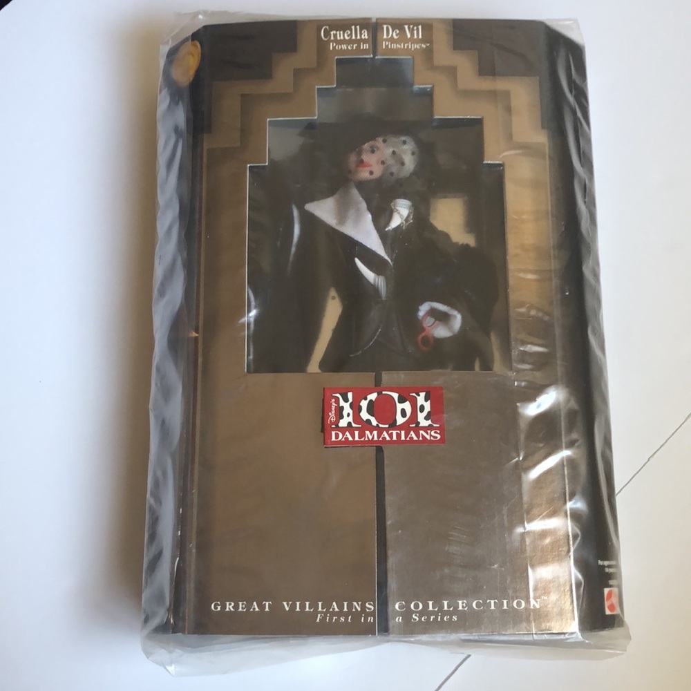 New Cruella  De Vil Power In Pinstripes Doll - 1996 by Mattel - Factory Sealed